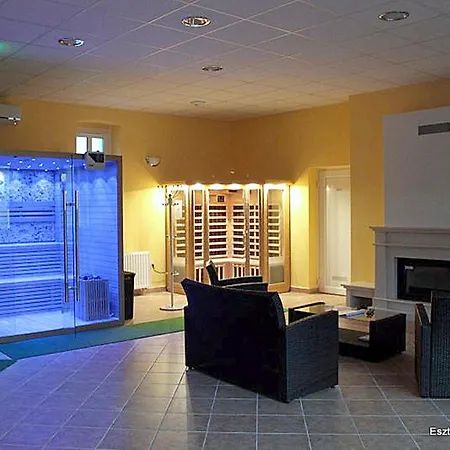 Eszter Guest house