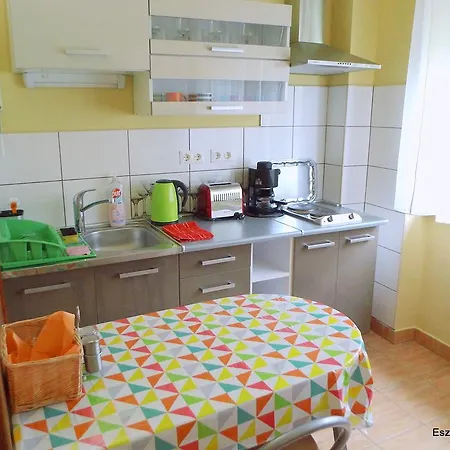 Eszter Guest house