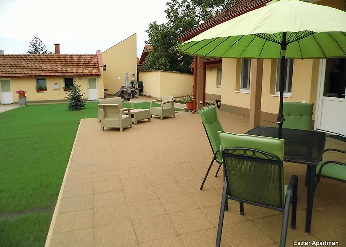 Eszter בית הארחה 3*